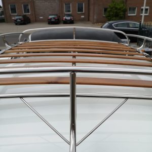 Dachgepäckträger aus poliertem rostfreiem Stahl